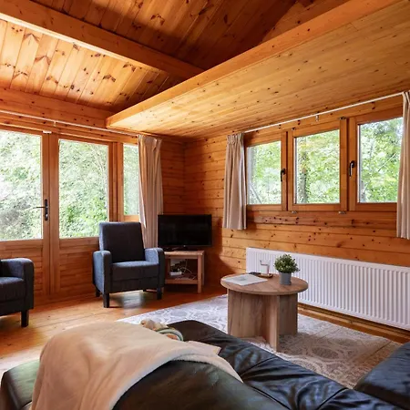 Knus Houten Voor Stellen En Gezinnen Met Ruime Tuin Op De Veluwe * Epe