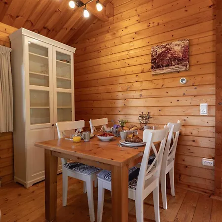 Knus Houten Voor Stellen En Gezinnen Met Ruime Tuin Op De Veluwe Casa de Férias Epe