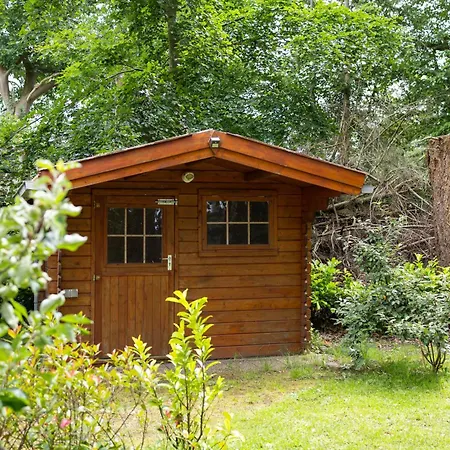 Casa de Férias Knus Houten Voor Stellen En Gezinnen Met Ruime Tuin Op De Veluwe *