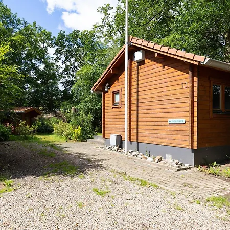 Knus Houten Voor Stellen En Gezinnen Met Ruime Tuin Op De Veluwe Casa de Férias *