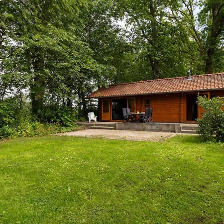 Knus Houten Voor Stellen En Gezinnen Met Ruime Tuin Op De Veluwe